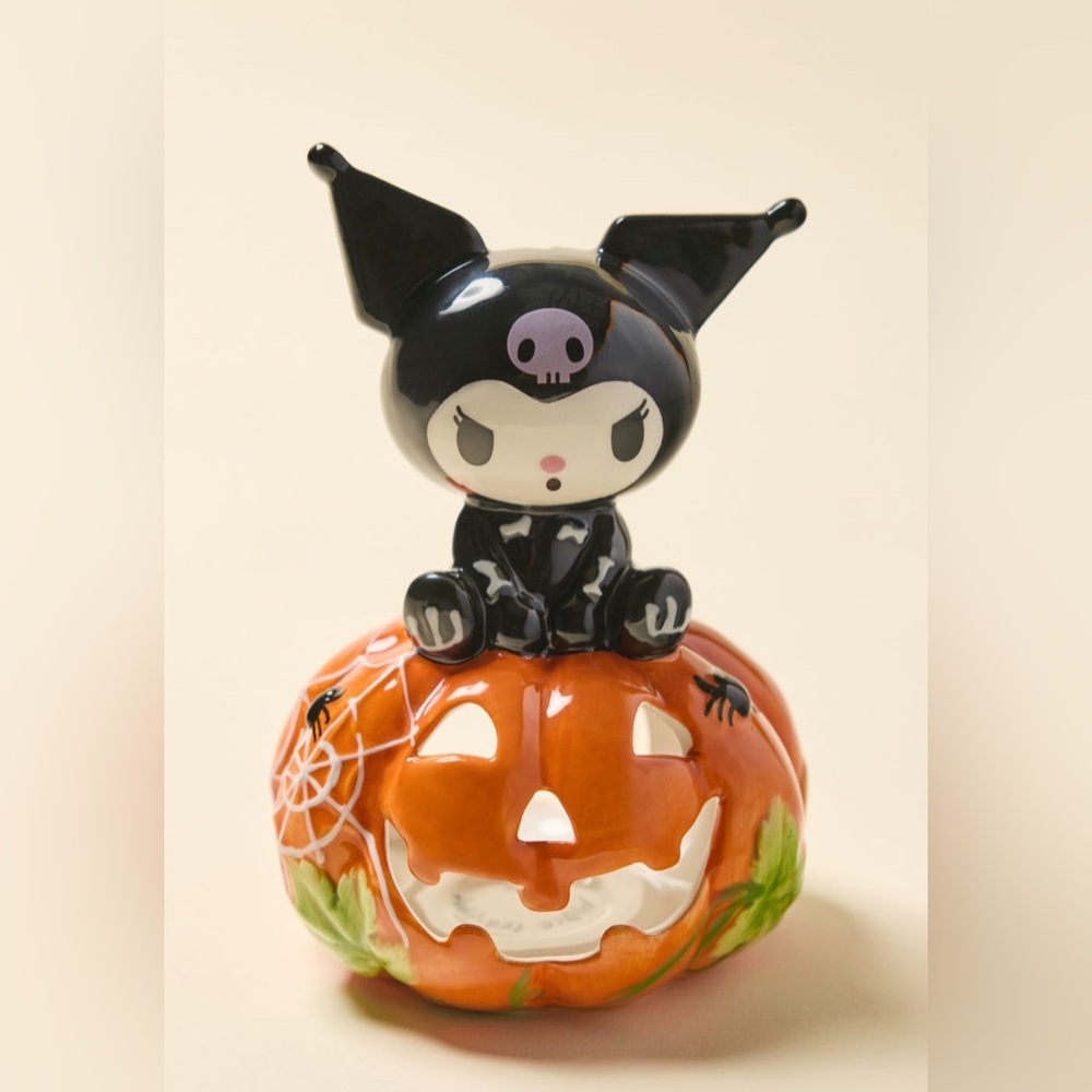 Hello Kitty and Friends Halloween Kuromi Figurine on Pumpkin Ceramic Decor NEW